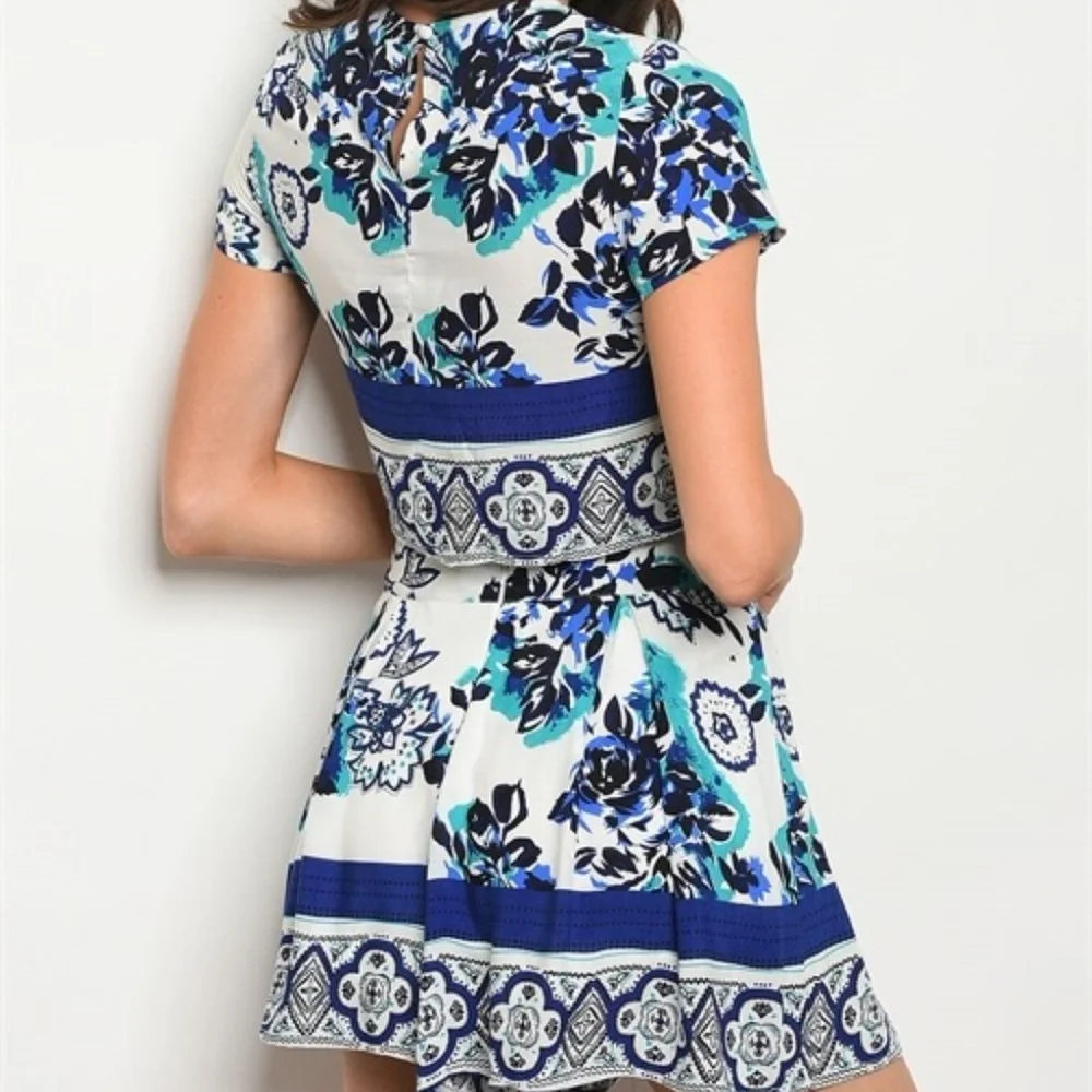 Beautiful White & Navy blue floral skort set - Picture 2 of 2